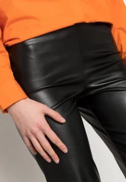 Nly By Nelly LOW WAIST PANT - Stoffhose - Black, Damen -Nly by Nelly Verkaufsladen 2853ad81250744cbbd7dcbab4562272c