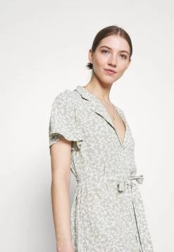 Nly By Nelly EVERYDAY DRESS - Blusenkleid - Green Floral, Damen -Nly by Nelly Verkaufsladen 6ee84b1b73714d0ab22cf213dc5569ea