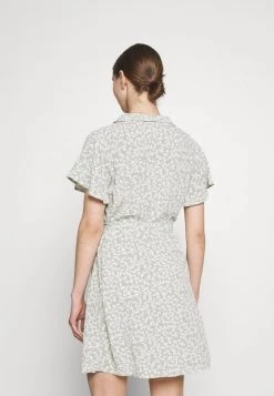 Nly By Nelly EVERYDAY DRESS - Blusenkleid - Green Floral, Damen -Nly by Nelly Verkaufsladen 81d81f78fef141d280cbae2d71b9cac5