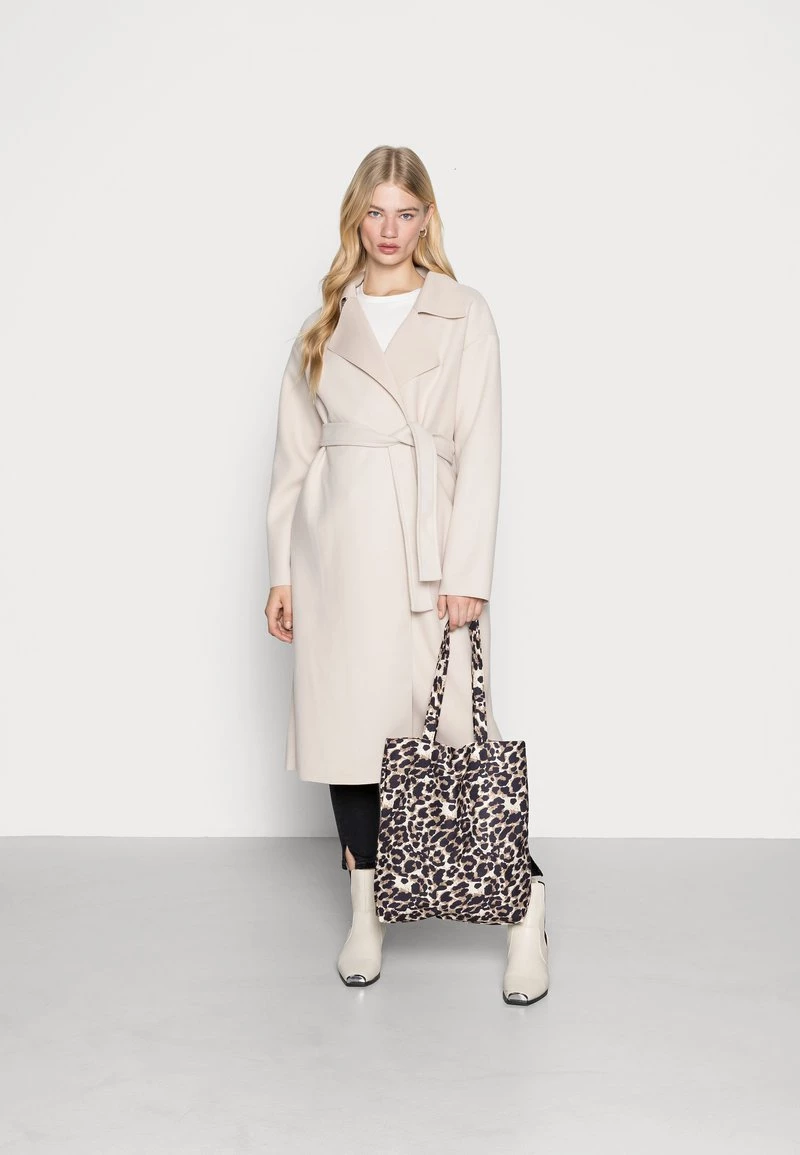 Nly By Nelly CLEAN BELTED COAT - Klassischer Mantel - Beige, Damen 4 Nly By Nelly CLEAN BELTED COAT - Klassischer Mantel - Beige, Damen – Bild 2