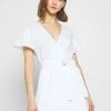 Nly By Nelly WRAPPED FRILL DRESS - Freizeitkleid - White, Damen 2 Nly By Nelly WRAPPED FRILL DRESS - Freizeitkleid - White, Damen -Nly by Nelly Verkaufsladen beb22cb1f3834dca98baa8c4f7b1650b
