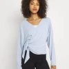 Nly By Nelly LUXURIOUS WRAP - Langarmshirt - Light Blue, Damen -Nly by Nelly Verkaufsladen d11597b28abc4f8698016beea825b328