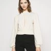 Nly By Nelly KEYHOLE FRONT - Langarmshirt - Champagne, Damen -Nly by Nelly Verkaufsladen d9869e909bf842e3af42e258d08353db