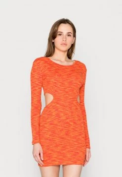 Nly By Nelly CUT OUT DRESS - Freizeitkleid - Red/orange, Damen