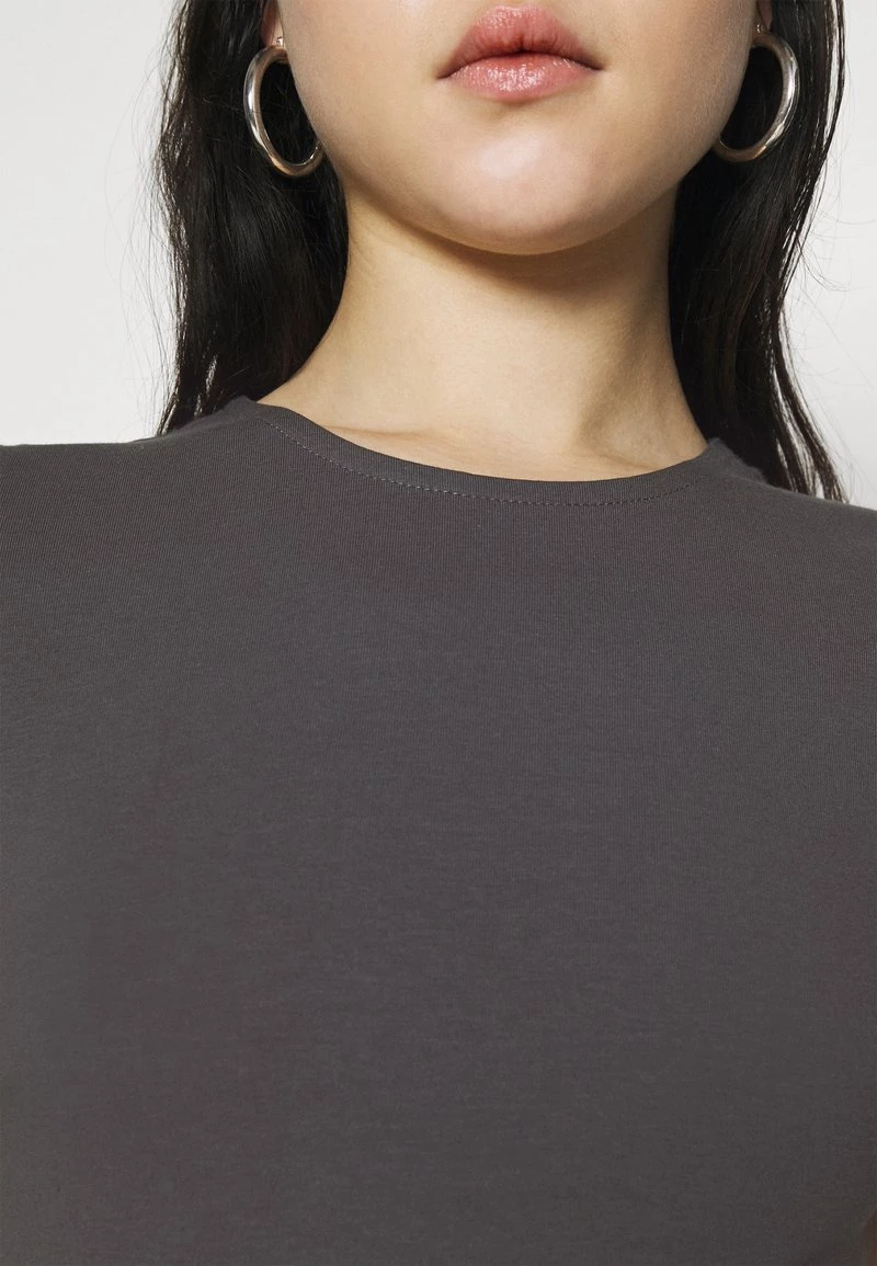 Nly By Nelly PERFECT CROPPED TEE - T-Shirt Basic - Off Black, Damen 7 Nly By Nelly PERFECT CROPPED TEE - T-Shirt Basic - Off Black, Damen – Bild 5