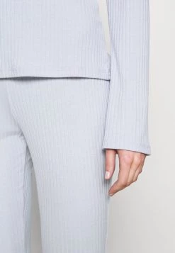 Nly By Nelly FLIRTY SET - Stoffhose - Light Blue, Damen -Nly by Nelly Verkaufsladen fb0407311a6a443f8a6a43bd66be7a9c